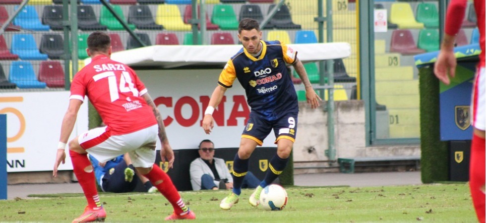 Foto di Carmelo Ossanna Calcio serie C. Il Trento passa in vantaggio ma viene ripreso dalla Triestina: non basta la rete di Trainotti